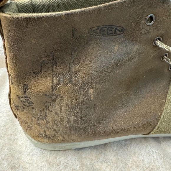 Keen Lace Up Boots in Brown, Olive Green and Gray with Modern Two-Tone Design. - Picture 5 of 10